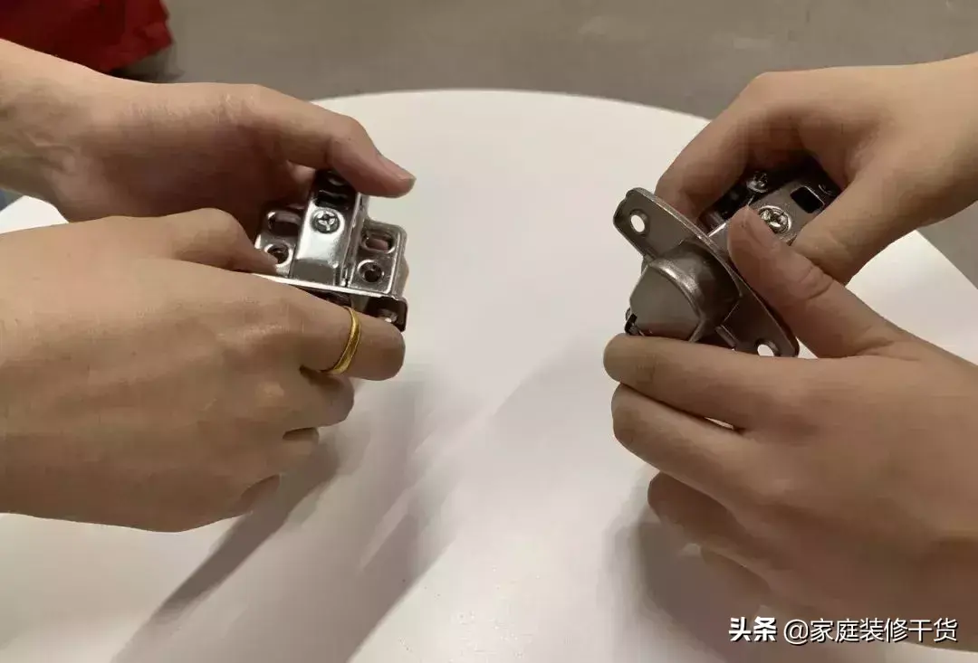 电器柜门铰链设计_电器柜铰链_电气柜门铰链
