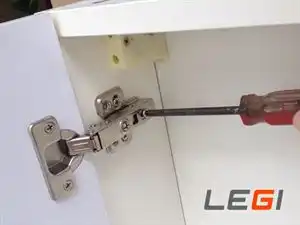铰链柜门安装视频_柜门铰链不同安装方式_铰链柜门安装方式有几种